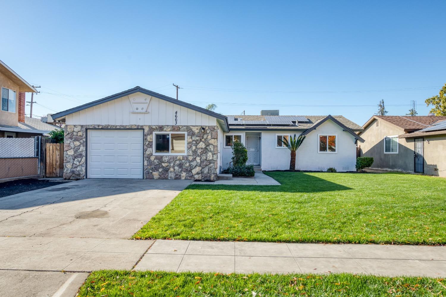 4663 North Mariposa  Street, Fresno