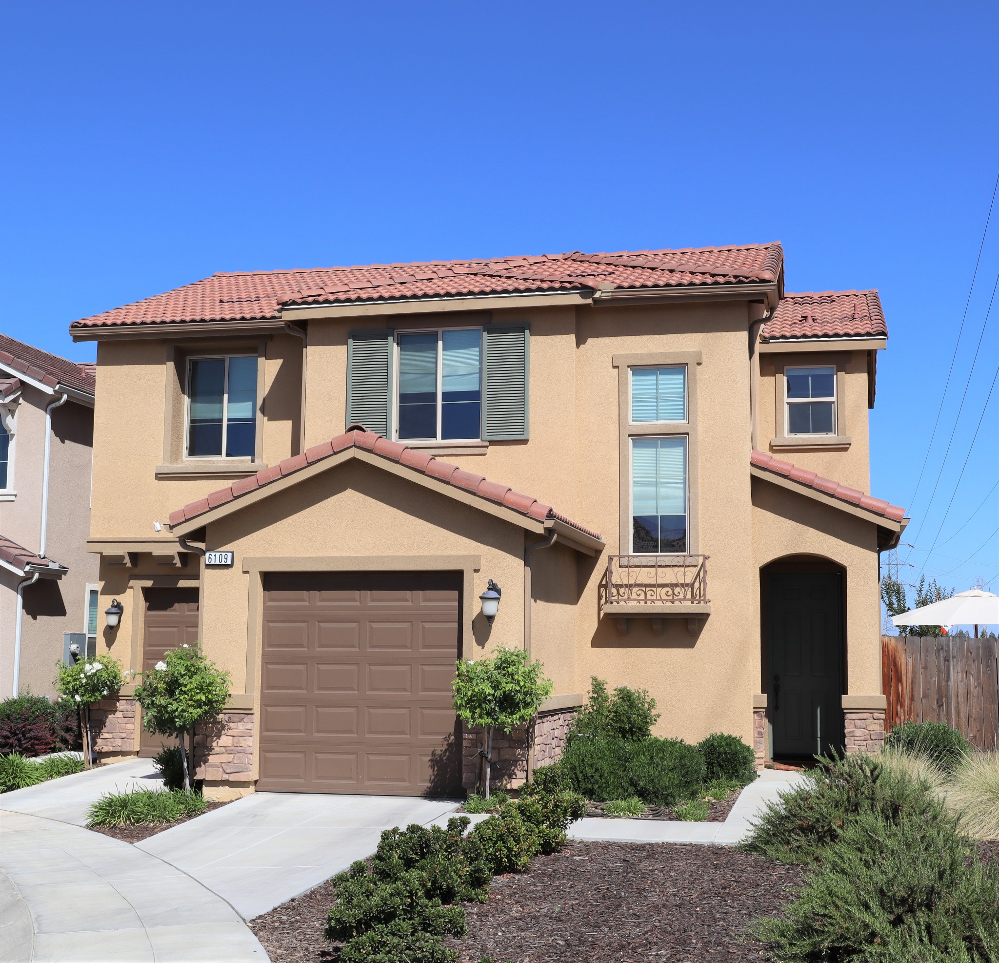 6109 W Concordia Dr, Fresno, CA 93722-2666, Fresno