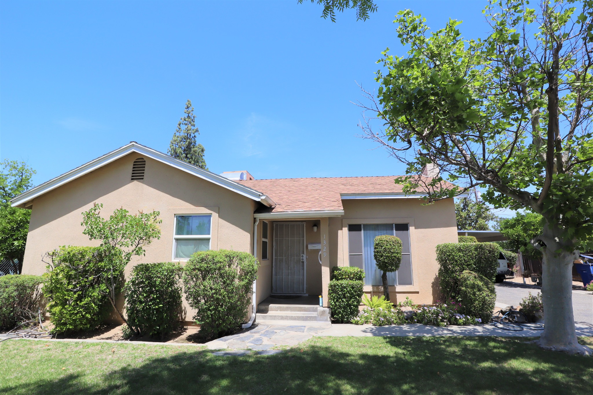 1329 Fedora Avenue East, Fresno